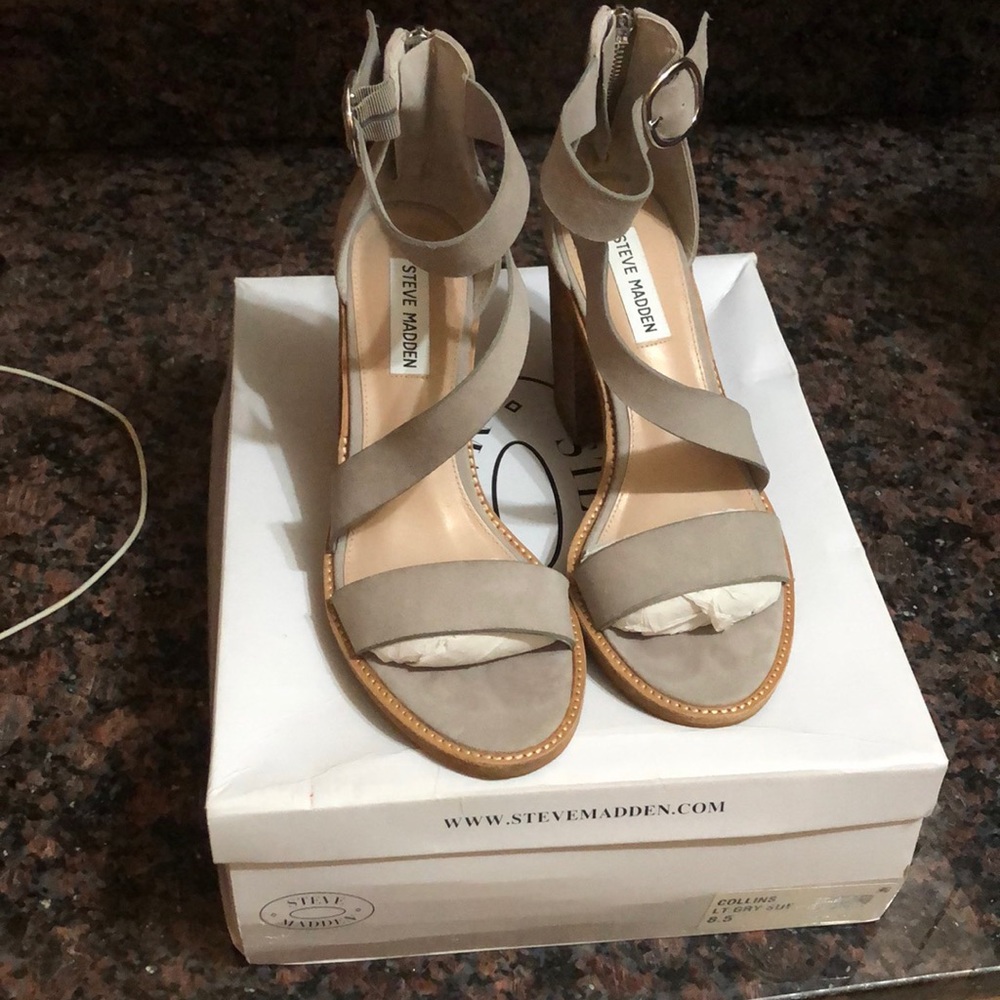 Brand New Steve Madden Collins Light Gray Suede Annle Strap Heels